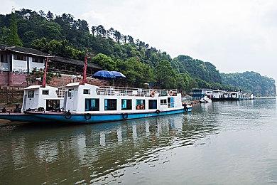 双摇杆射击《血海雷霆》将于明年2月登陆Switch主机